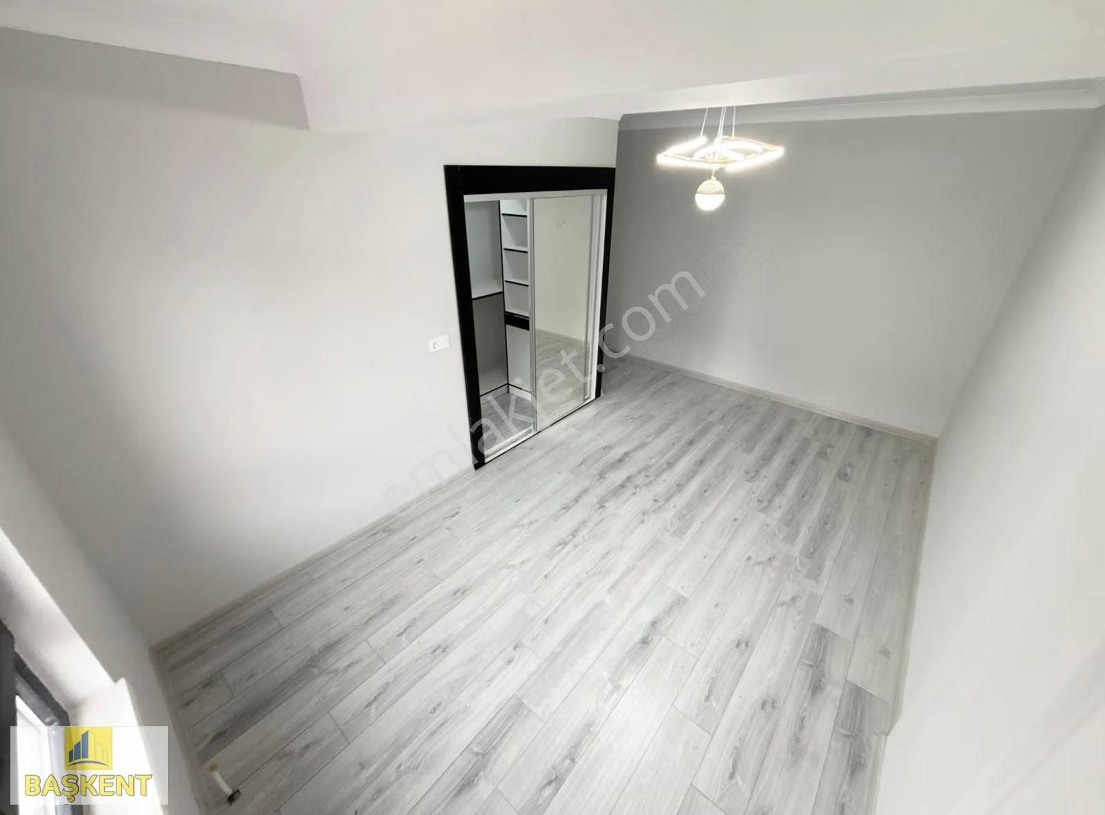 Başkent Gayrimenkul'den Ara Katta Ultra Lüks Park Cepheli 2+1 Ev - Görsel 3