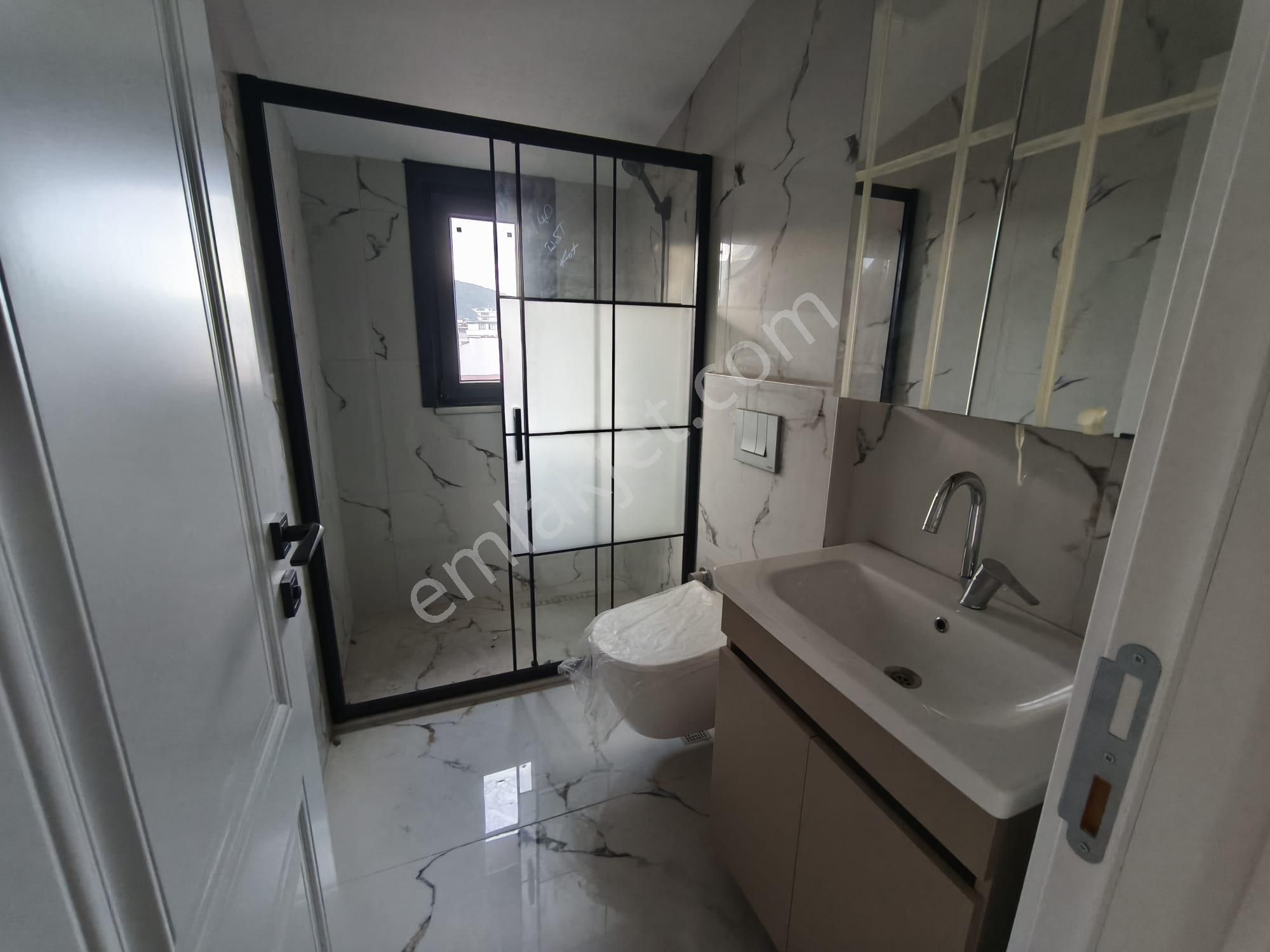 Acil Sultanbeyli Necipfazılda Satılık 180 M.4+2 Lüks Üst Düblx - Görsel 8