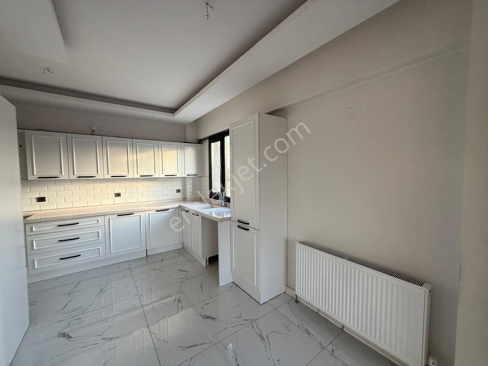 Zümrütte Emsallerinin En Uygun 4+1 Fırsat Dairesi - Görsel 12