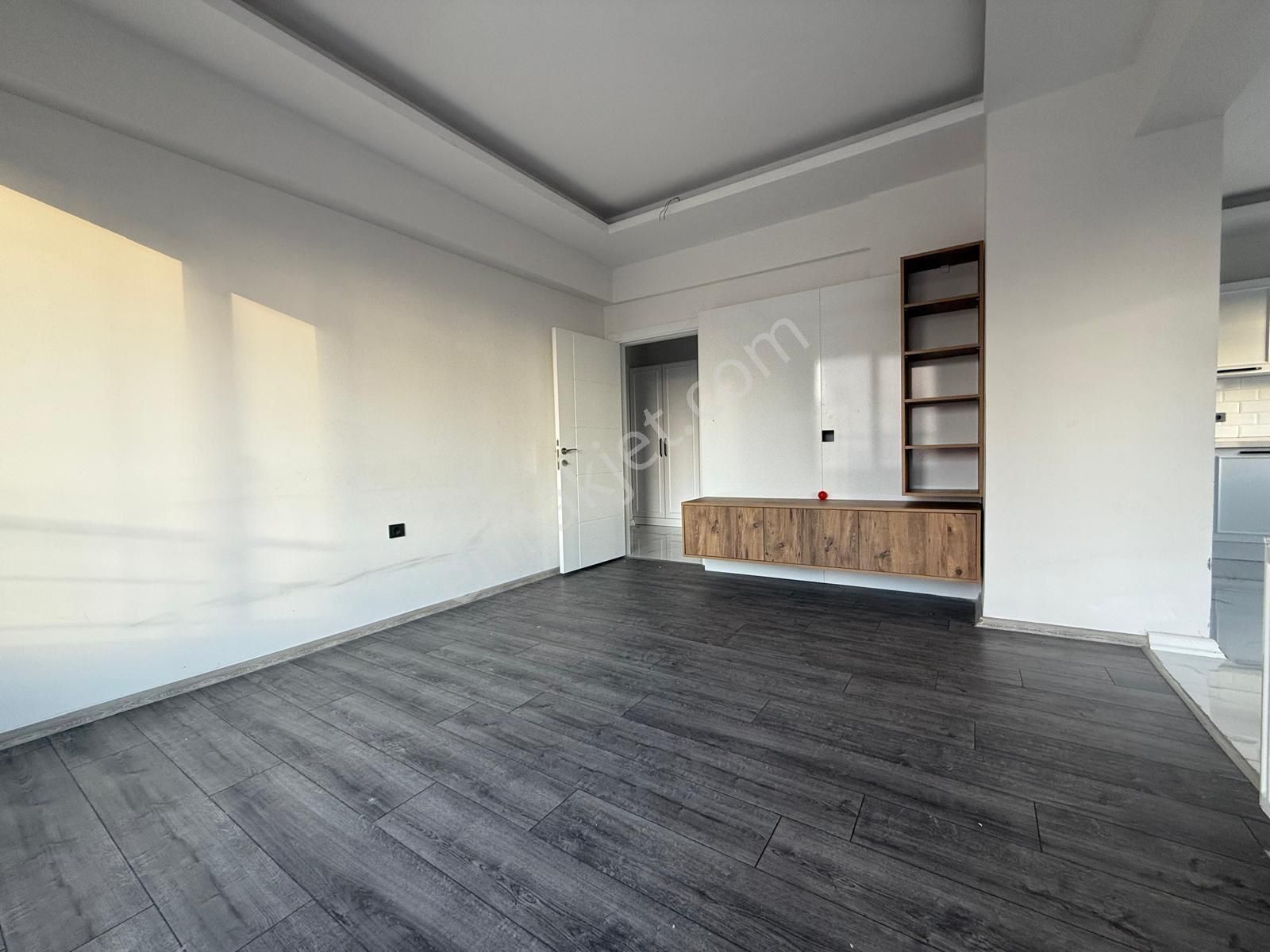 Zümrütte Emsallerinin En Uygun 4+1 Fırsat Dairesi - Görsel 7