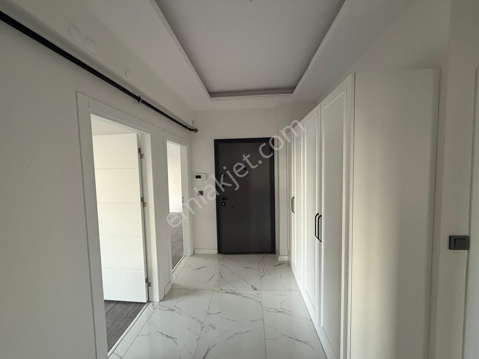 Zümrütte Emsallerinin En Uygun 4+1 Fırsat Dairesi - Görsel 8