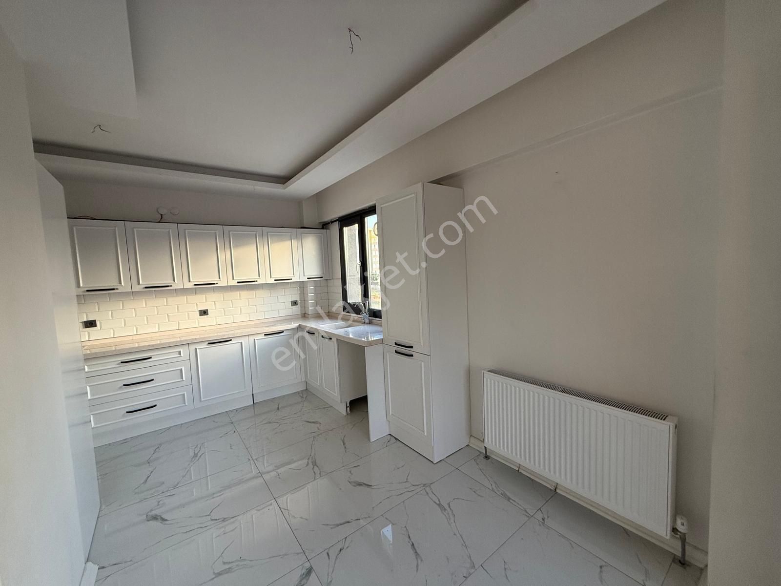 Zümrütte Emsallerinin En Uygun 4+1 Fırsat Dairesi - Görsel 18