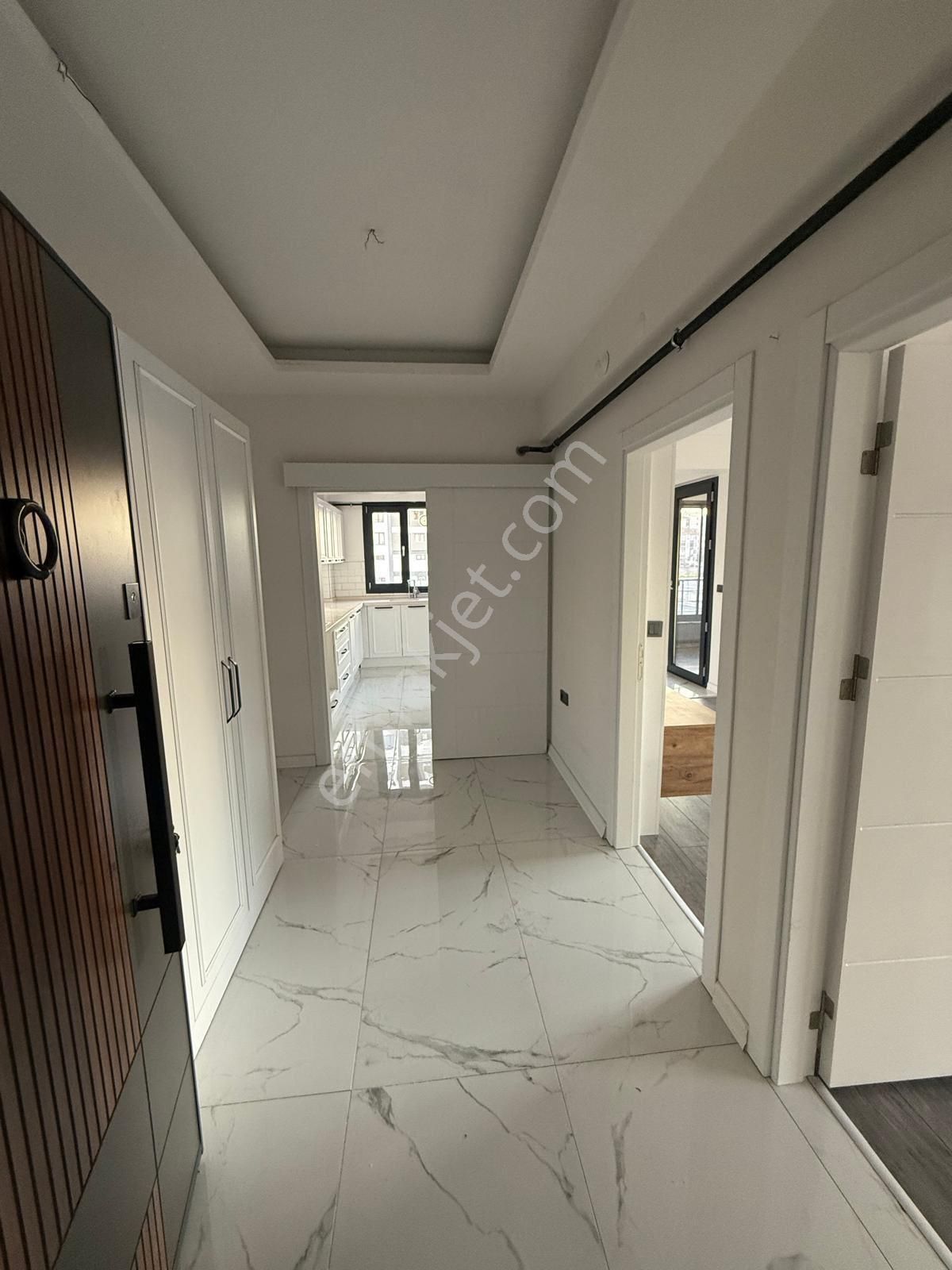 Zümrütte Emsallerinin En Uygun 4+1 Fırsat Dairesi - Görsel 15