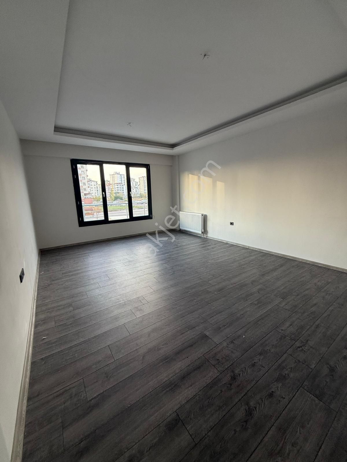 Zümrütte Emsallerinin En Uygun 4+1 Fırsat Dairesi - Görsel 2