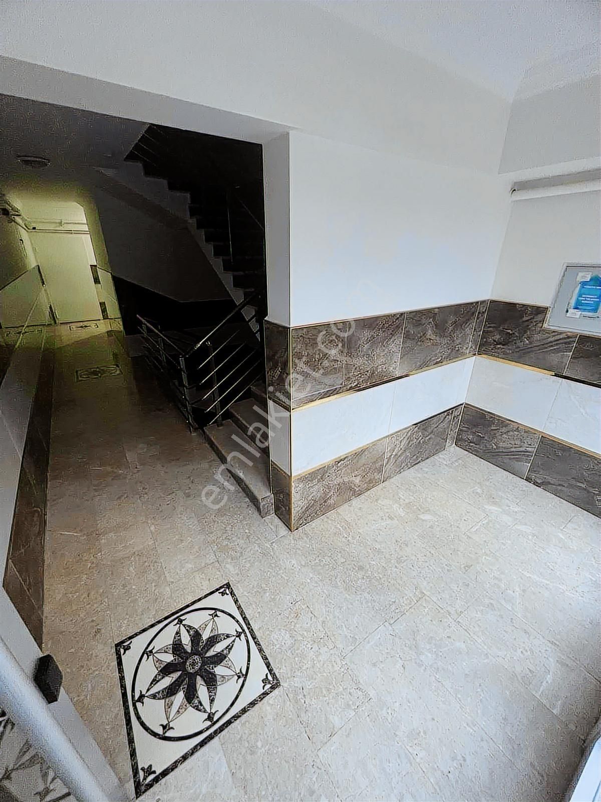 Kuzey Emlaktan Yakacık Bulvarında Acil Satılık 3+1 Daire - Görsel 20