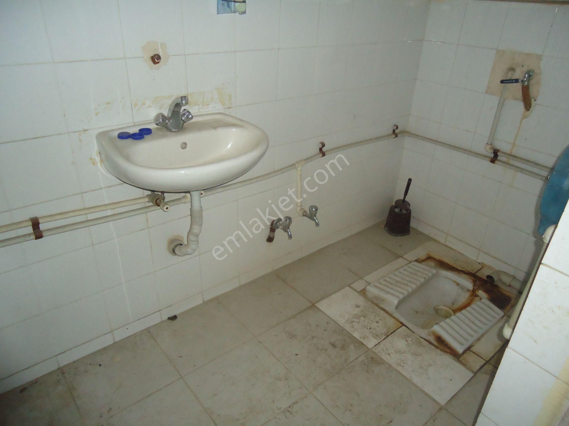 Krc'den Bahçeleriçi Mahallesinde 110 M2 Kullanımlı Satılık Dükkan - Görsel 15