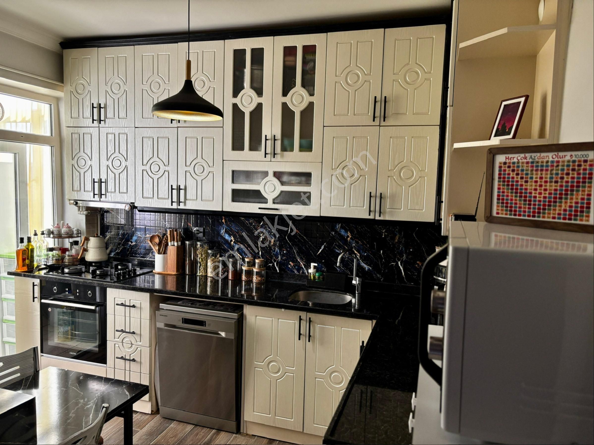 Nalçacı Caddesi Üzeri İçi Yenilenmiş Daire - Görsel 3