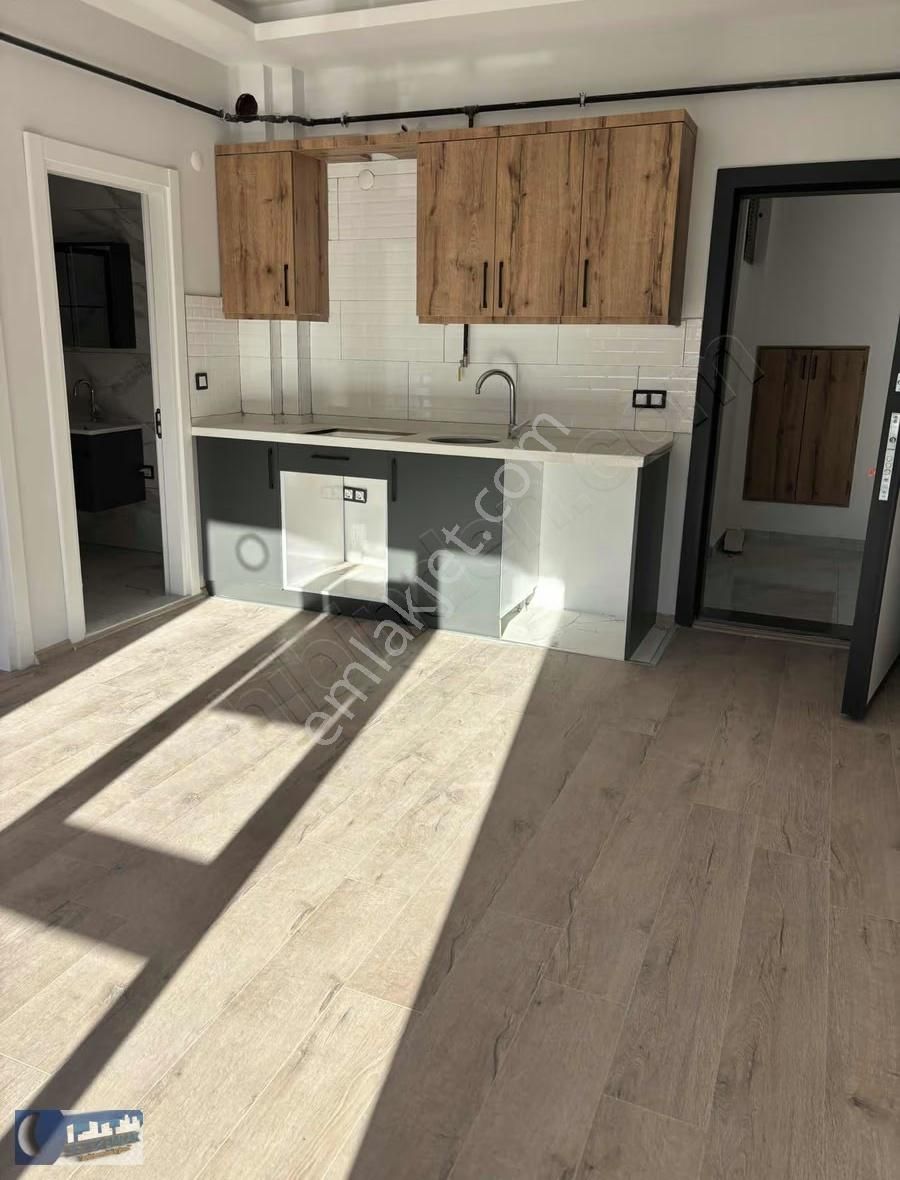 Sezer Emlaktan Yeni Şehir Hastanesi Yakını Satılık 1+1 - Görsel 6