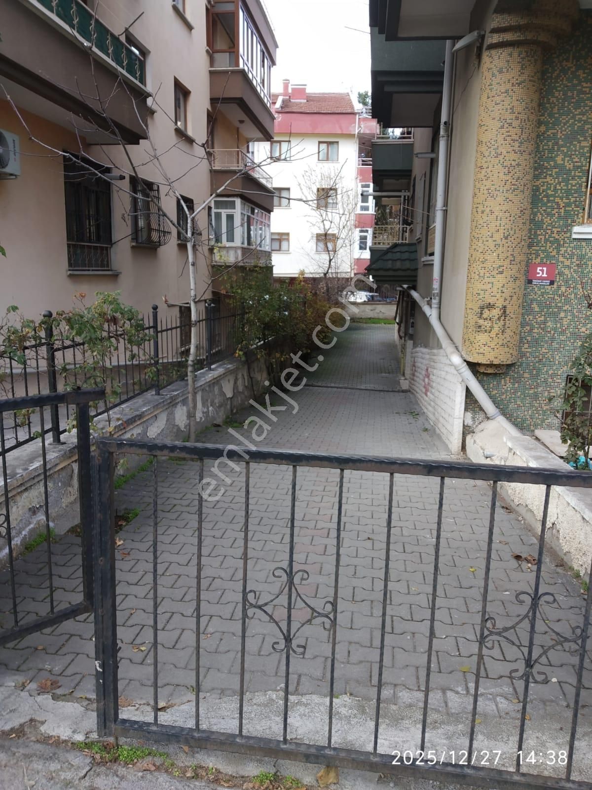 Yenimahalle Varlık'ta Cadde Üzeri 2+1 Y.giriş Kombili Ön Cephe Kiralık Daire - Görsel 2