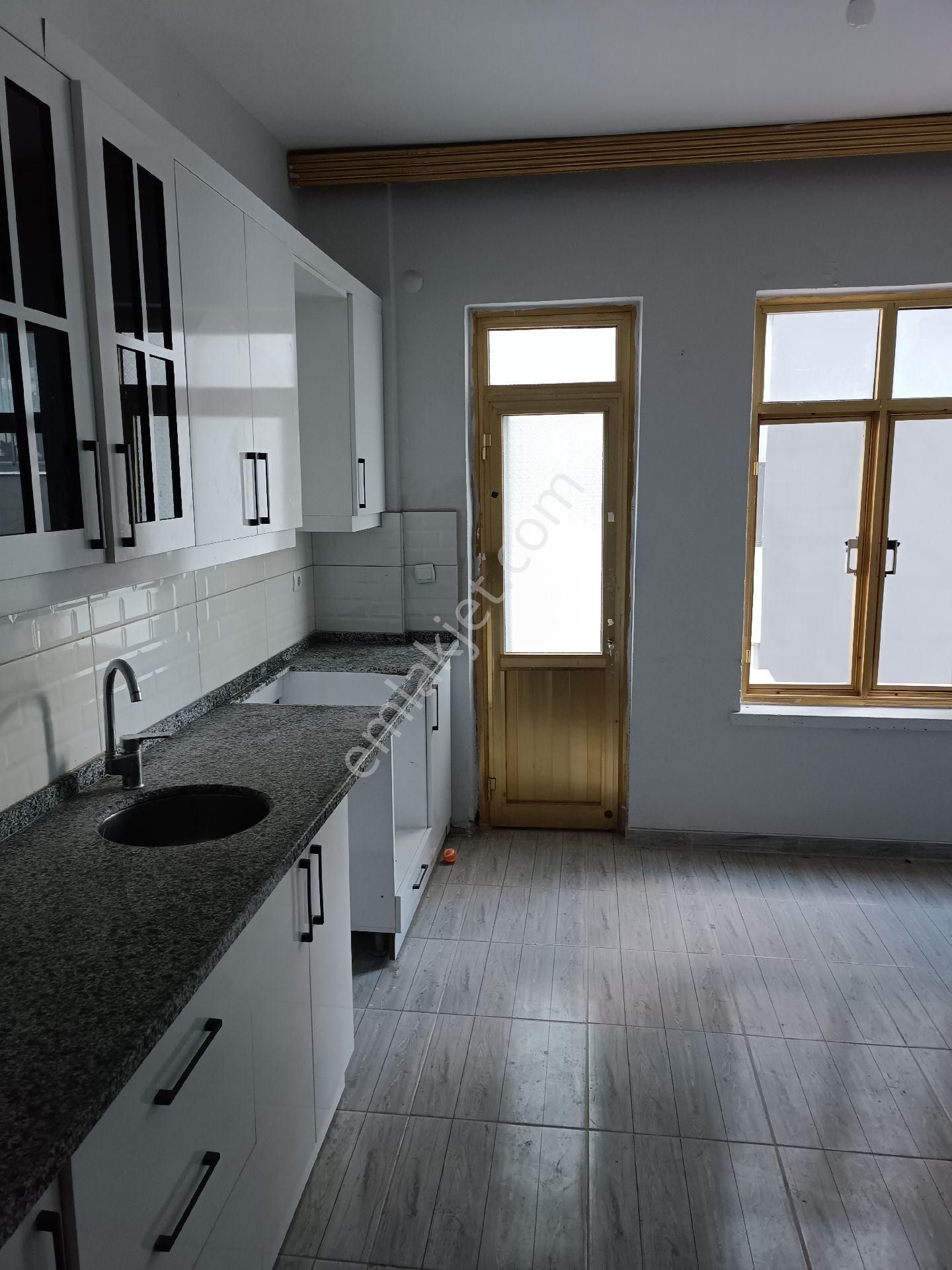 Erdemli Merkez Mahallesi'nde Kiralık 3+1
