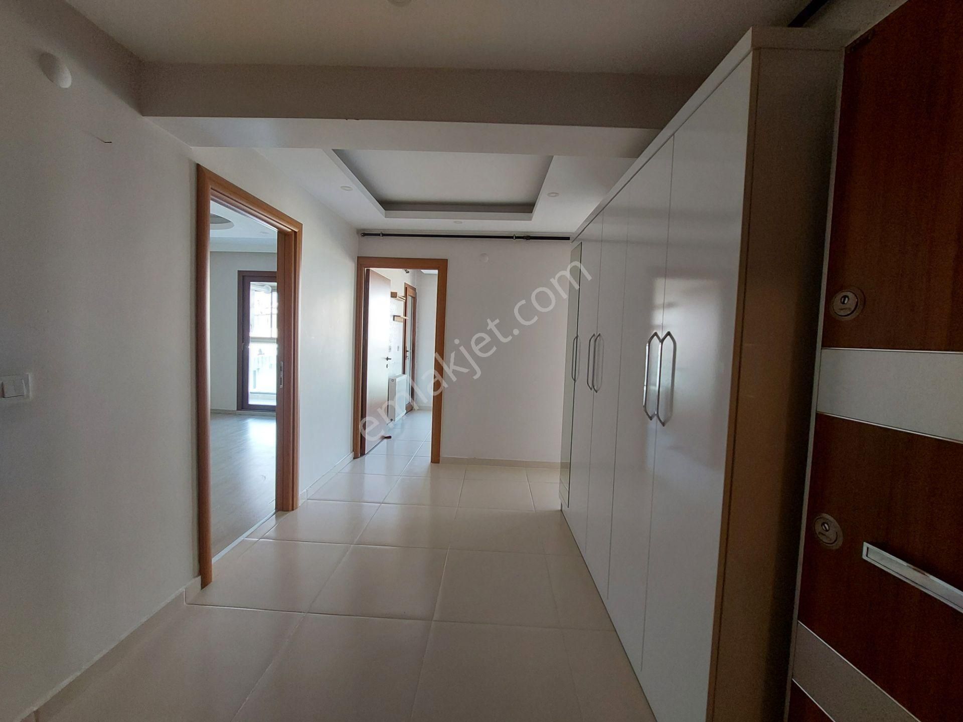 Bayraklı Emek Mah De 9 Yaşında Kiralık 2+1 D.gazlı Daire - Görsel 25