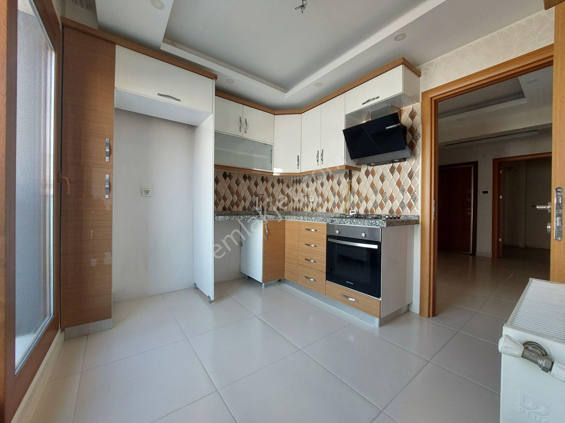 Bayraklı Emek Mah De 9 Yaşında Kiralık 2+1 D.gazlı Daire - Görsel 12
