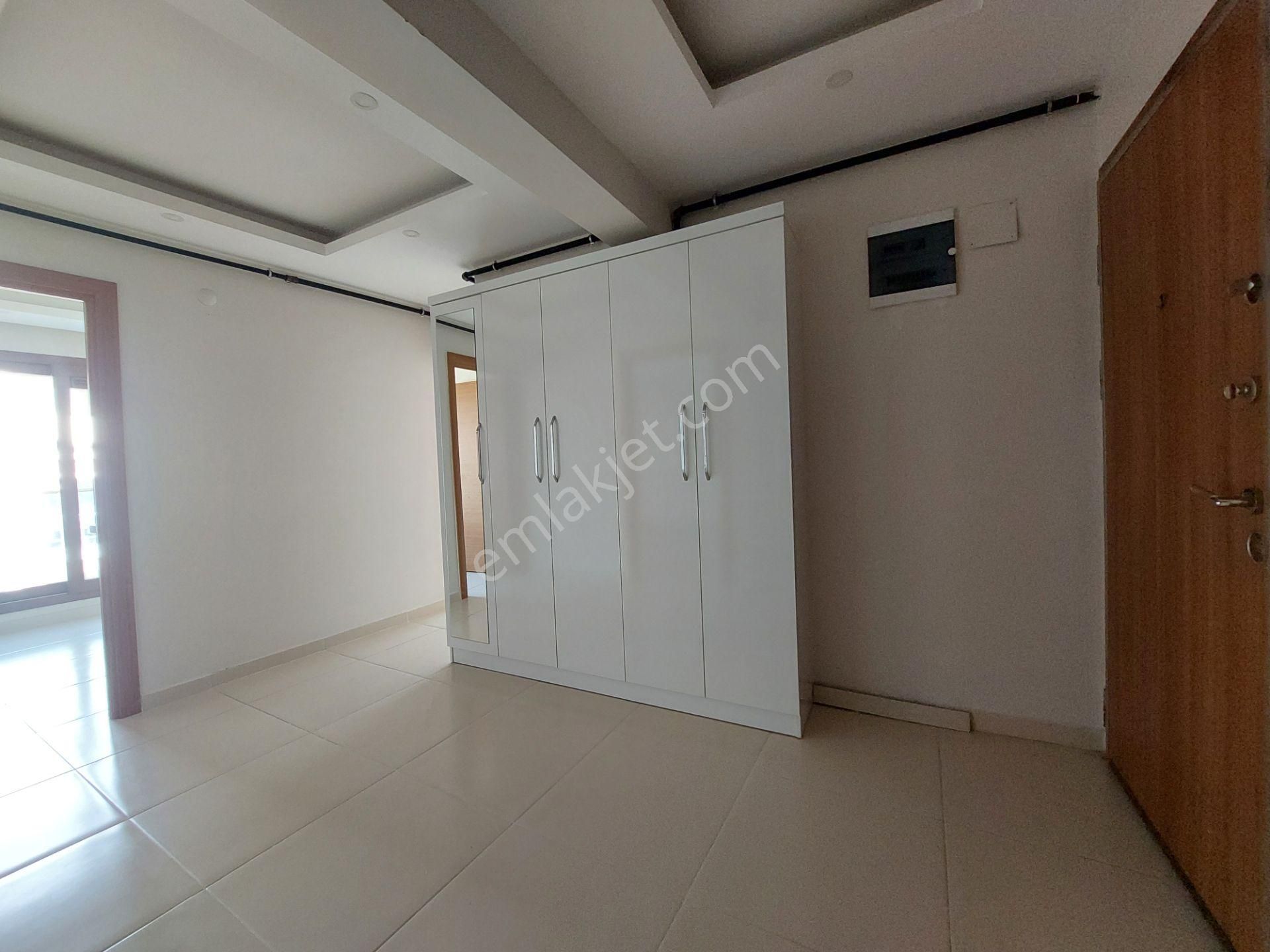 Bayraklı Emek Mah De 9 Yaşında Kiralık 2+1 D.gazlı Daire - Görsel 23