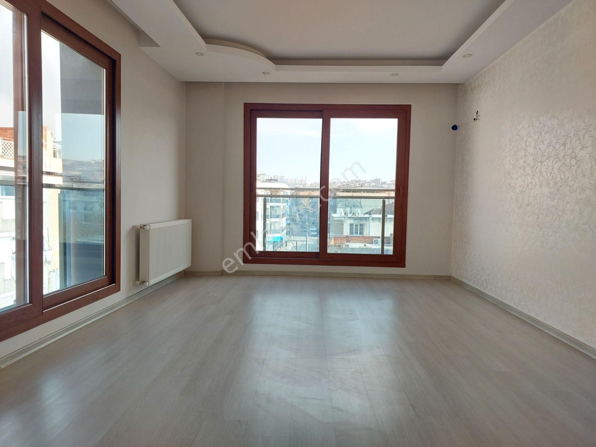 Bayraklı Emek Mah De 9 Yaşında Kiralık 2+1 D.gazlı Daire - Görsel 5