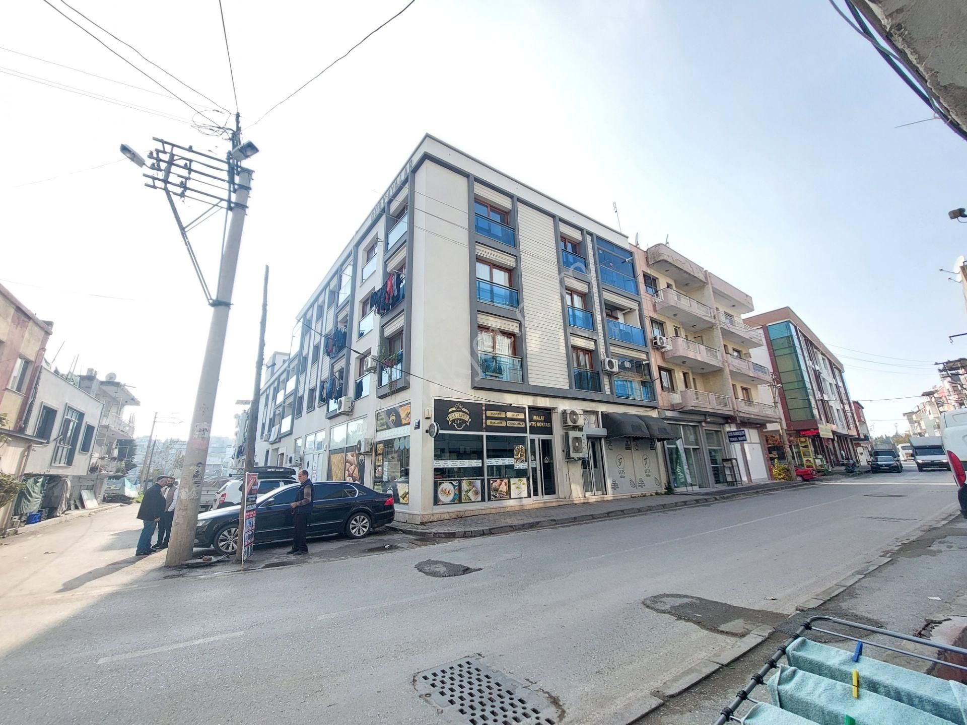 Bayraklı Emek Mah De 9 Yaşında Kiralık 2+1 D.gazlı Daire