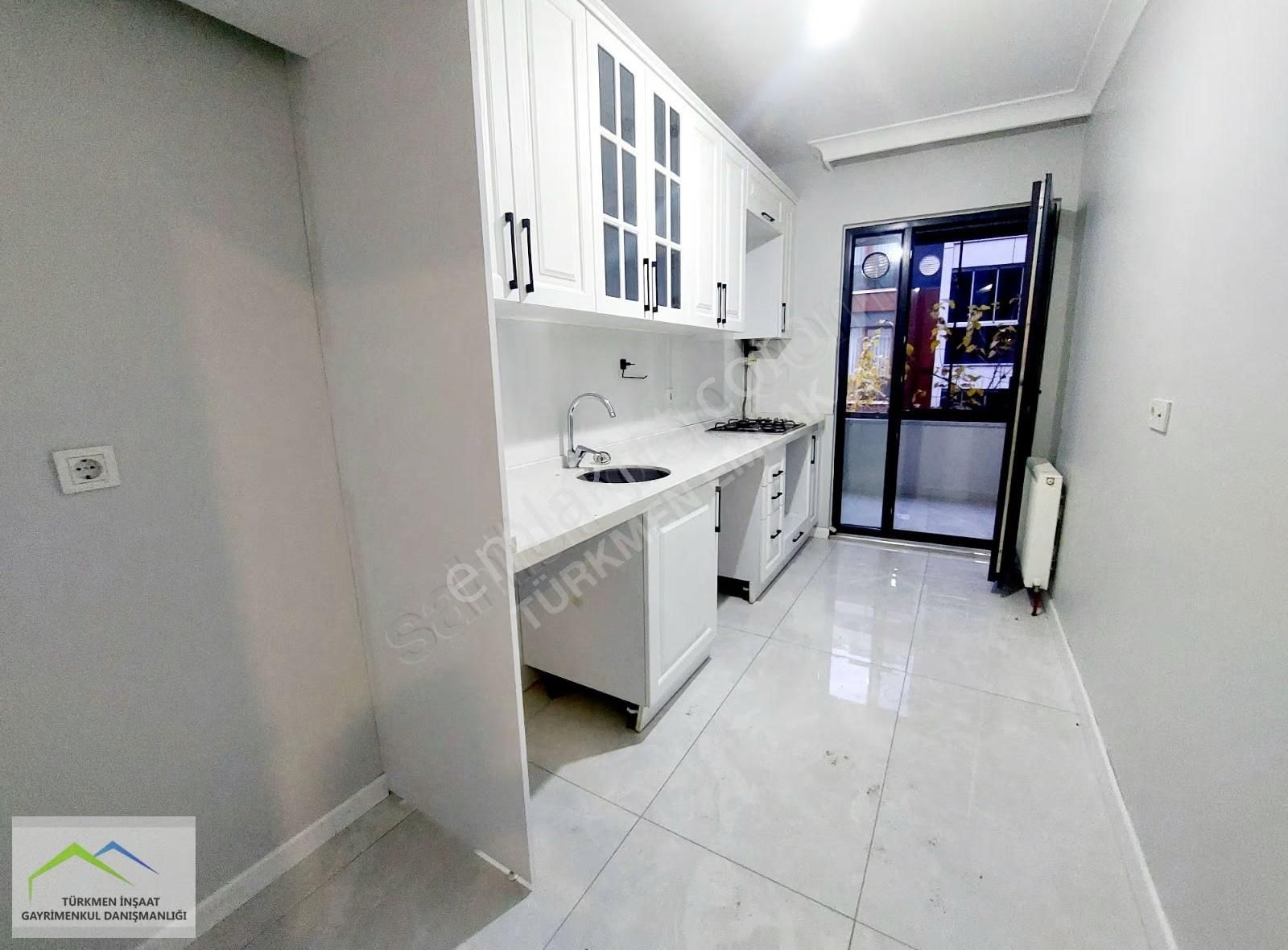 Türkmen Emlak'tan Satılık Asansörlü 2+1 Balkonlu 1 Kat 1 Yaşında