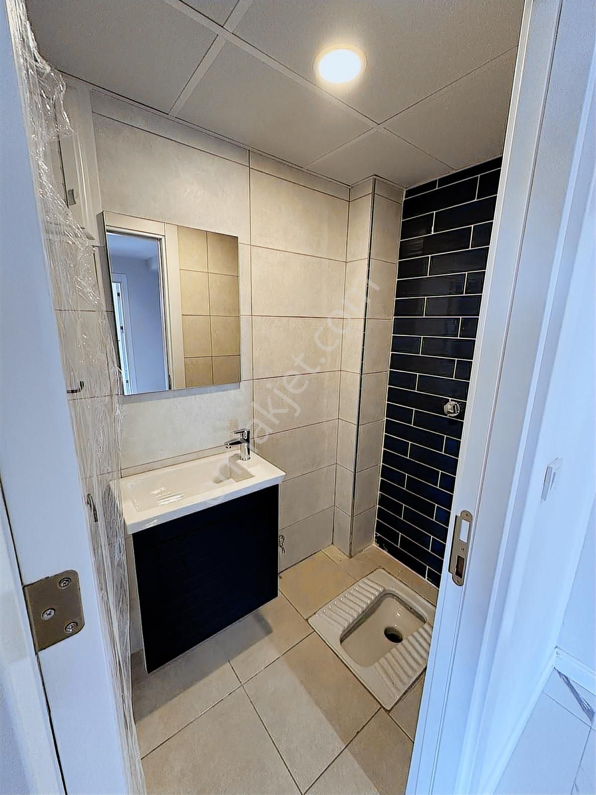 Aslan Emlak Gayrimenkulden Çamlıcada Satılık 3+1 Daire - Görsel 25