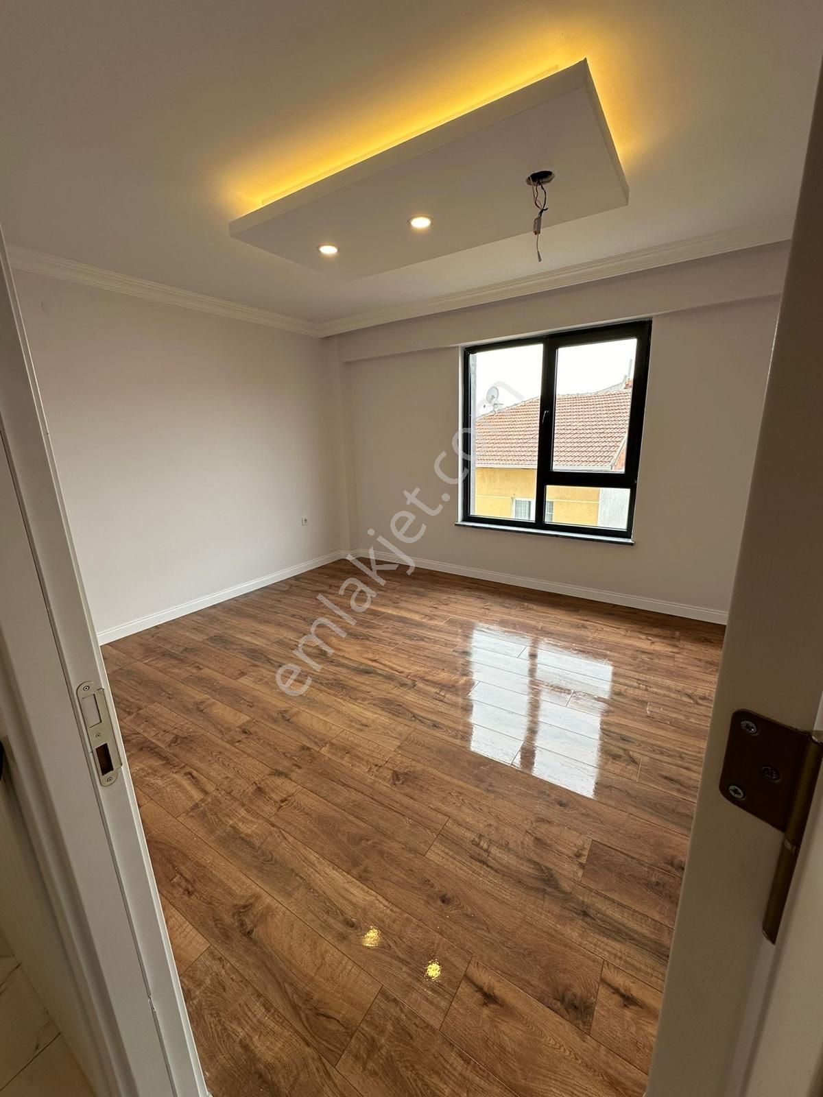 Aslan Emlak Gayrimenkulden Çamlıcada Satılık 3+1 Daire - Görsel 32