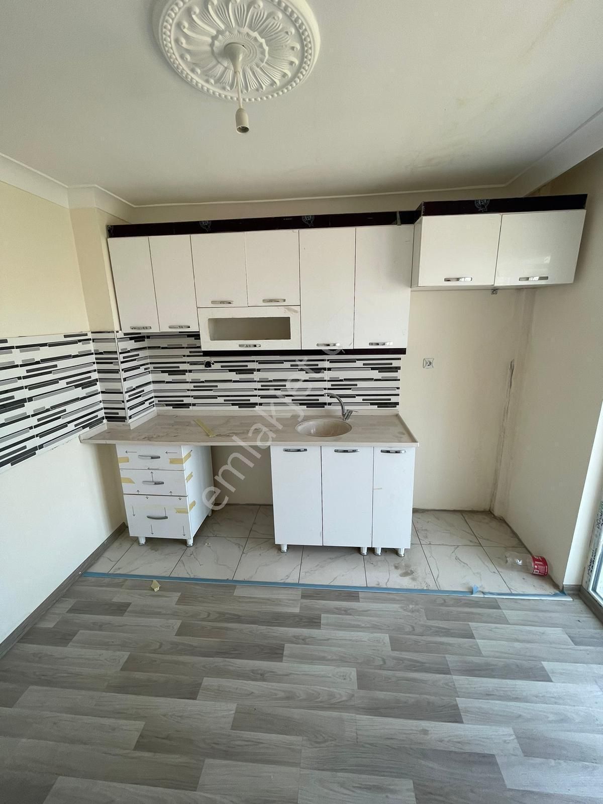 Altındağ-beşikkaya Mahallesinde Ara Katta Asansörlü 2+1 Satılık Daire !!! - Görsel 3