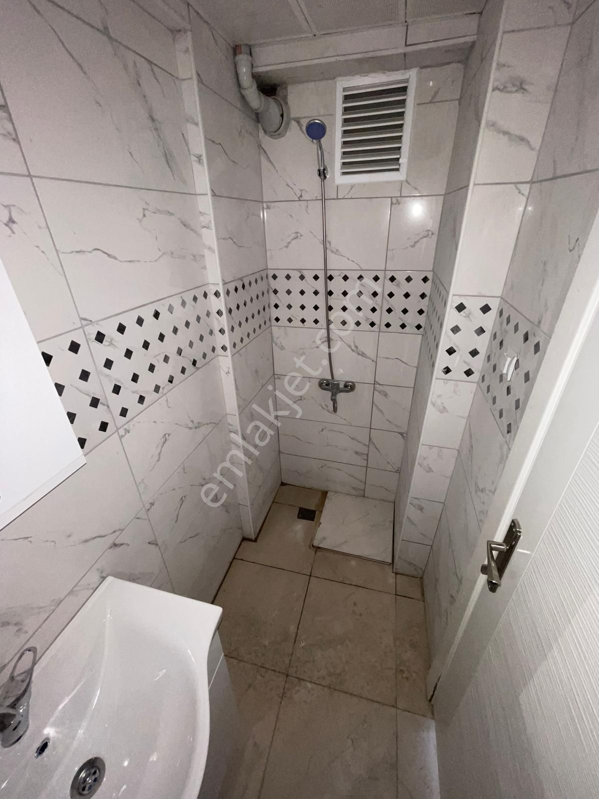 Altındağ-beşikkaya Mahallesinde Ara Katta Asansörlü 2+1 Satılık Daire !!! - Görsel 16