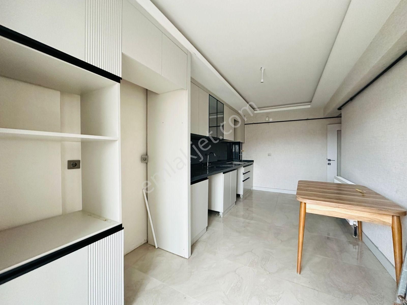 Başak'ta Karapürçek Cad Yakını Asansörlü Full Yapılı 3+1 Ara Kat Ön Cephe Sıfır Satılık Daire !! - Görsel 4