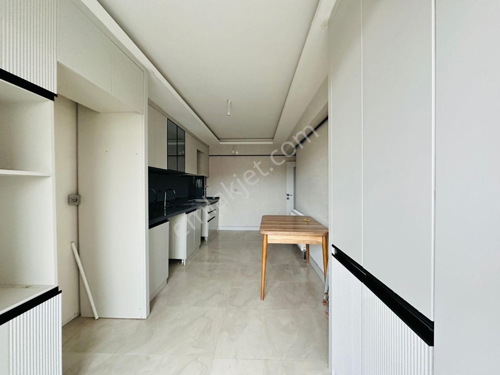 Başak'ta Karapürçek Cad Yakını Asansörlü Full Yapılı 3+1 Ara Kat Ön Cephe Sıfır Satılık Daire !! - Görsel 3