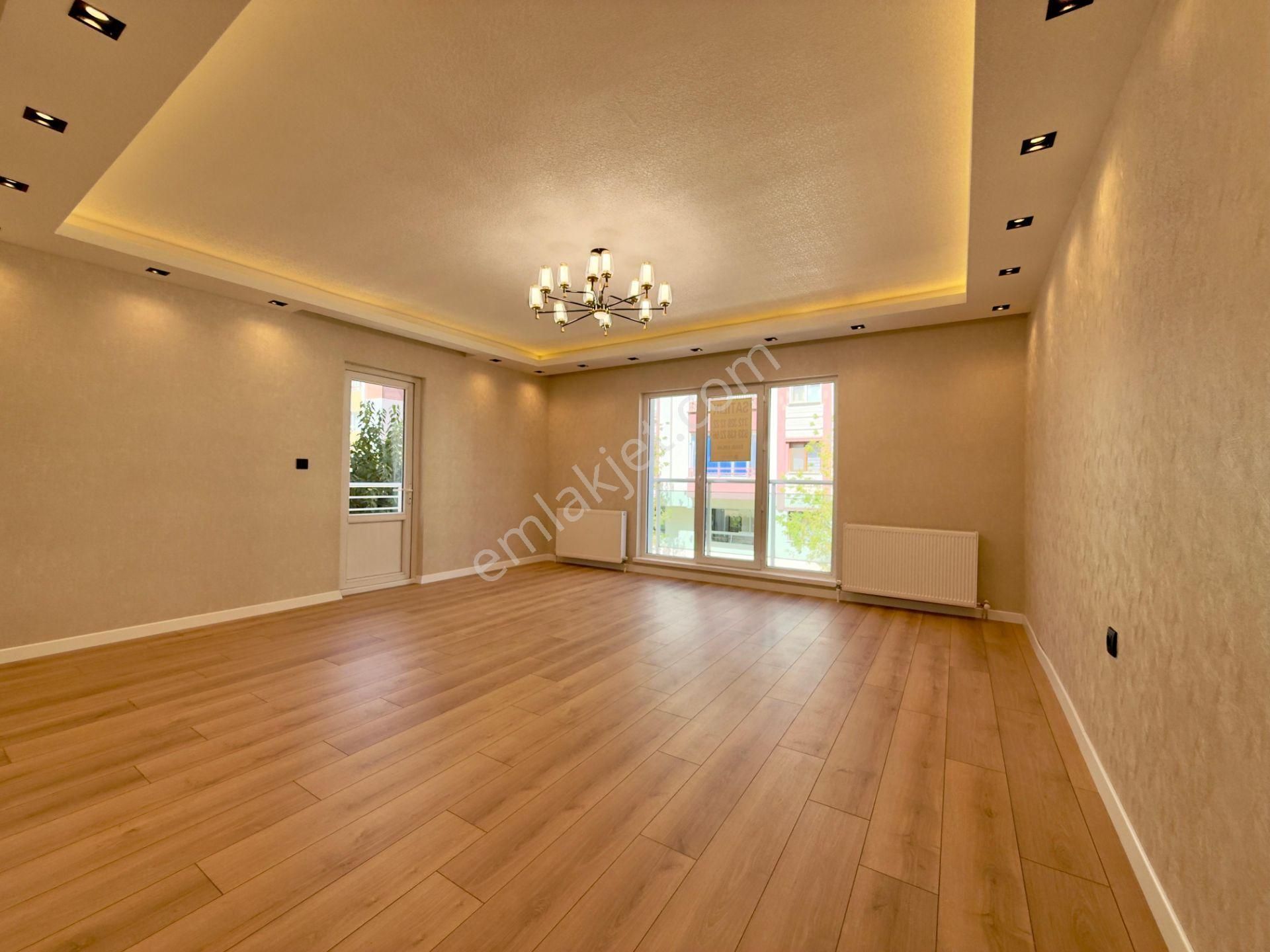 Kalecik Emlak'tan Çift Banyolu Asansörlü Şık Tasarımlı Katta 4+1 - Görsel 6