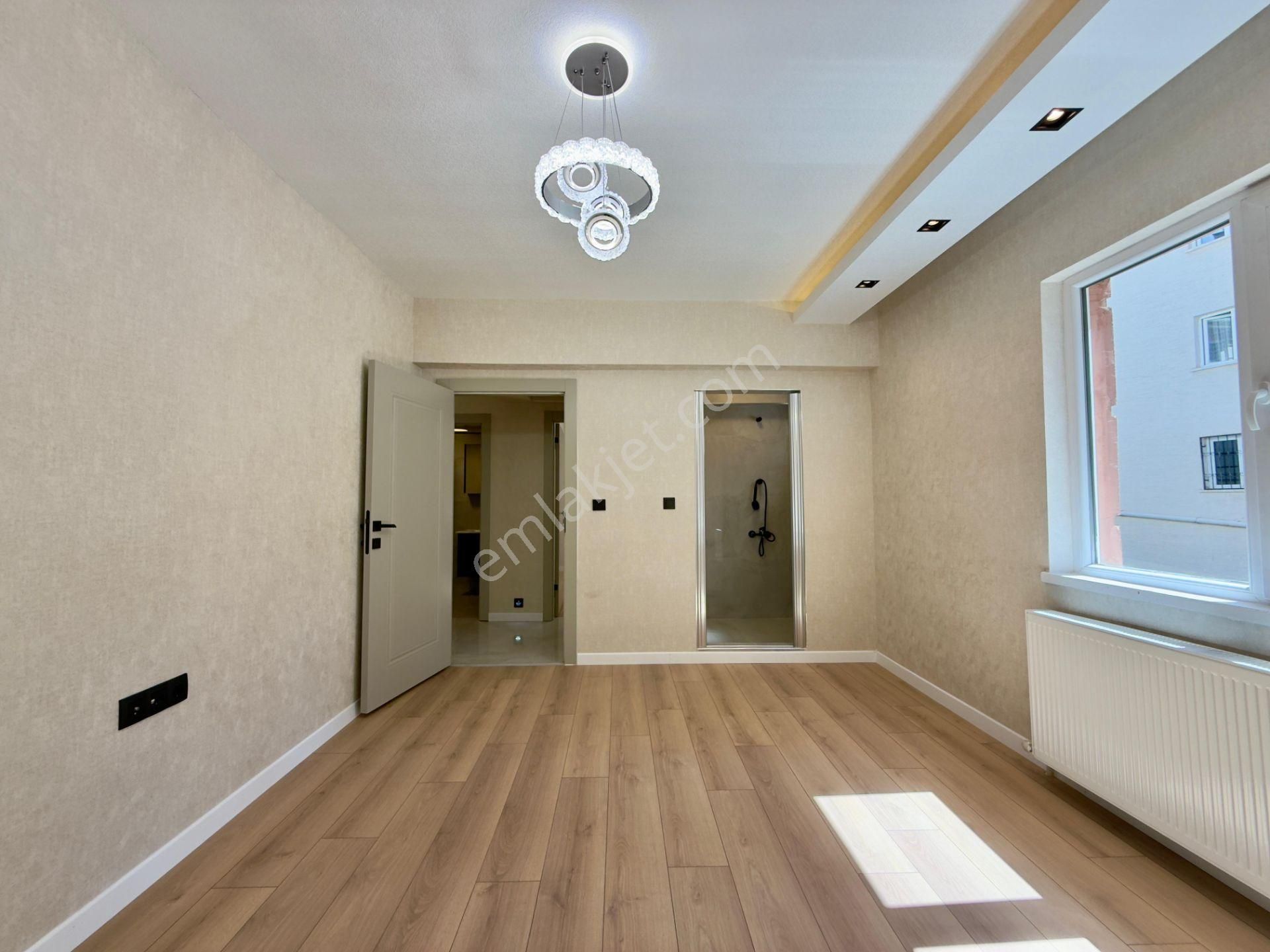 Kalecik Emlak'tan Çift Banyolu Asansörlü Şık Tasarımlı Katta 4+1 - Görsel 15