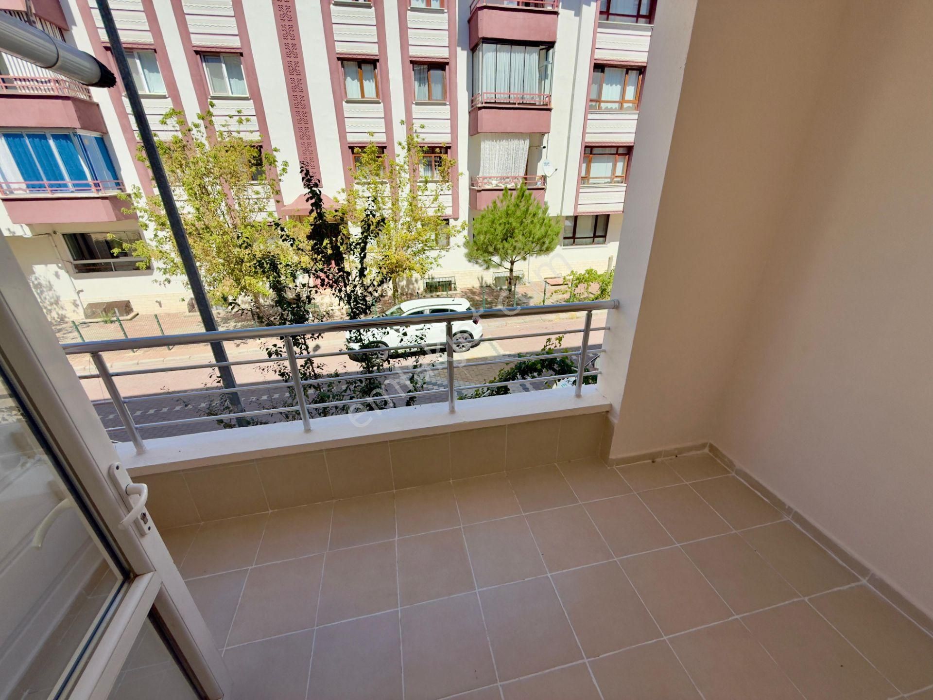 Kalecik Emlak'tan Çift Banyolu Asansörlü Şık Tasarımlı Katta 4+1 - Görsel 25