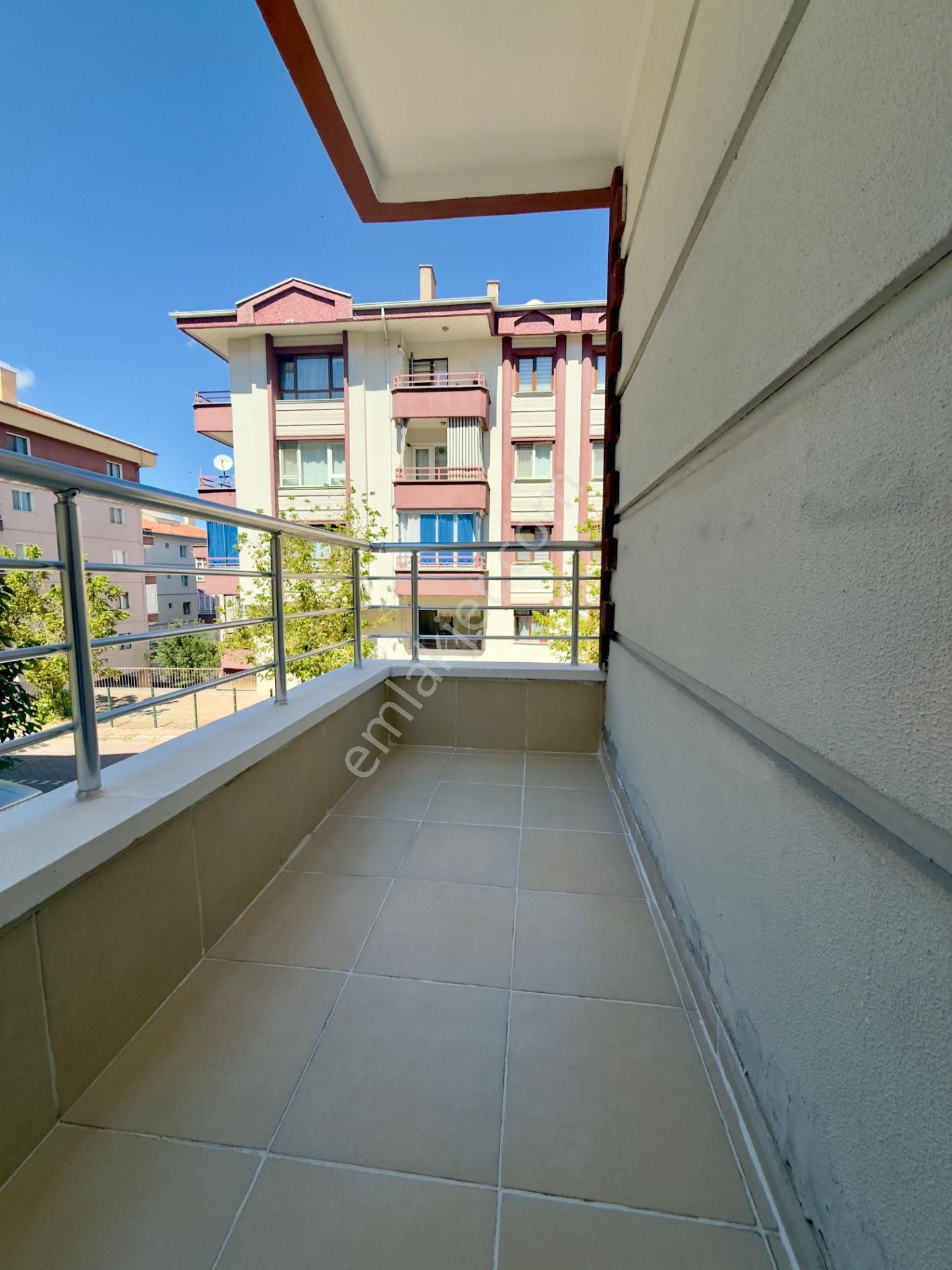 Kalecik Emlak'tan Çift Banyolu Asansörlü Şık Tasarımlı Katta 4+1 - Görsel 27