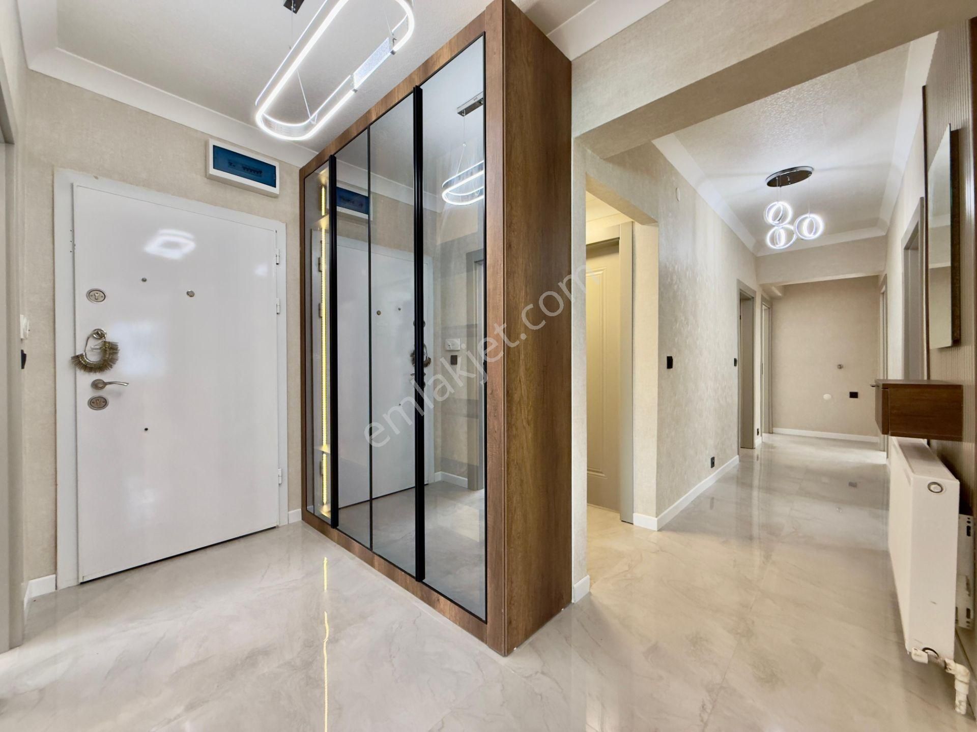 Kalecik Emlak'tan Çift Banyolu Asansörlü Şık Tasarımlı Katta 4+1 - Görsel 20