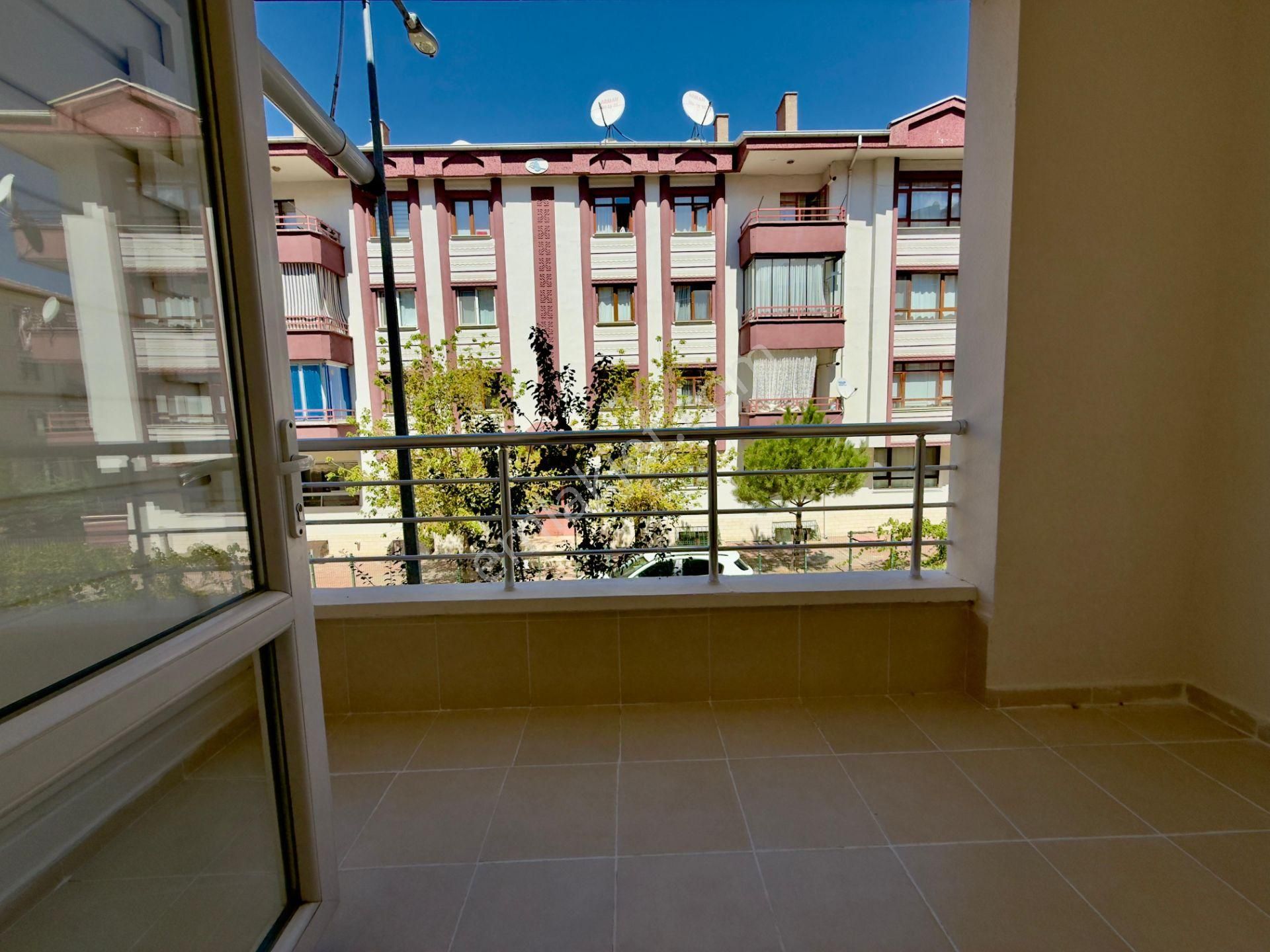 Kalecik Emlak'tan Çift Banyolu Asansörlü Şık Tasarımlı Katta 4+1 - Görsel 26