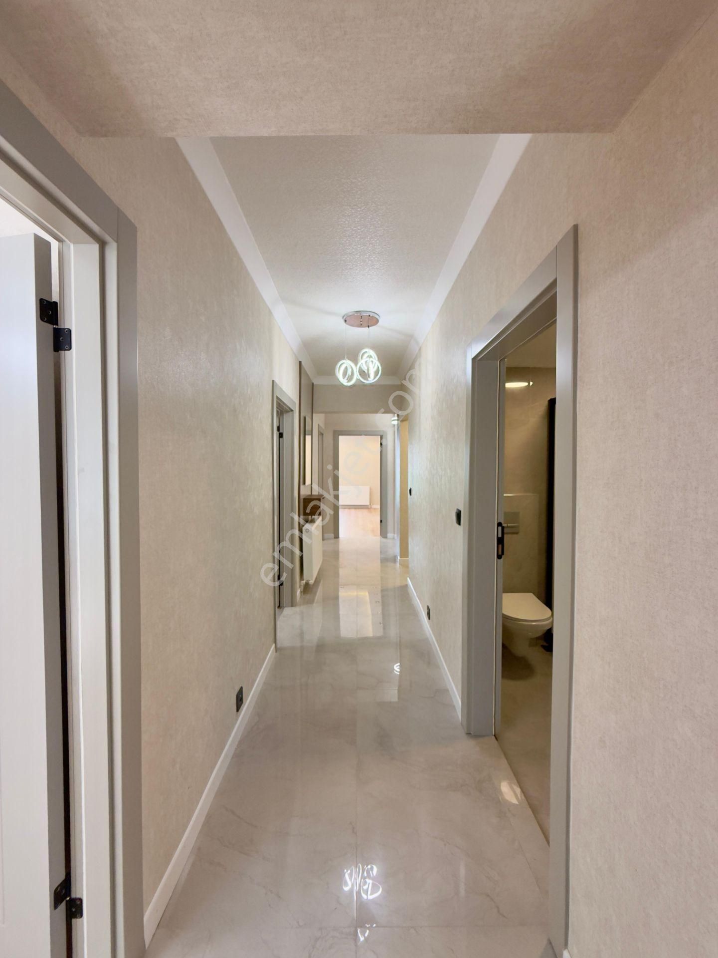 Kalecik Emlak'tan Çift Banyolu Asansörlü Şık Tasarımlı Katta 4+1 - Görsel 16