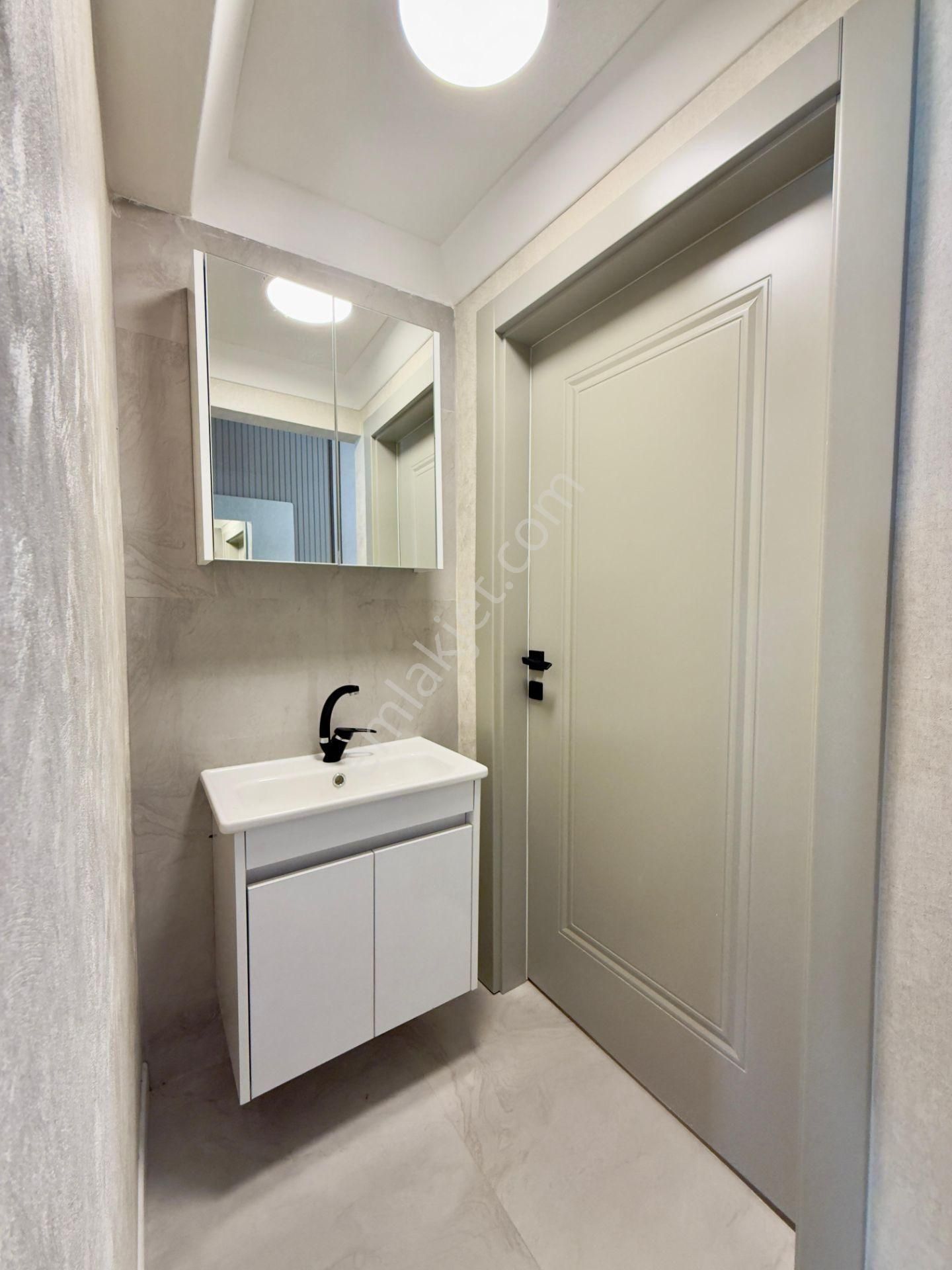 Kalecik Emlak'tan Çift Banyolu Asansörlü Şık Tasarımlı Katta 4+1 - Görsel 24