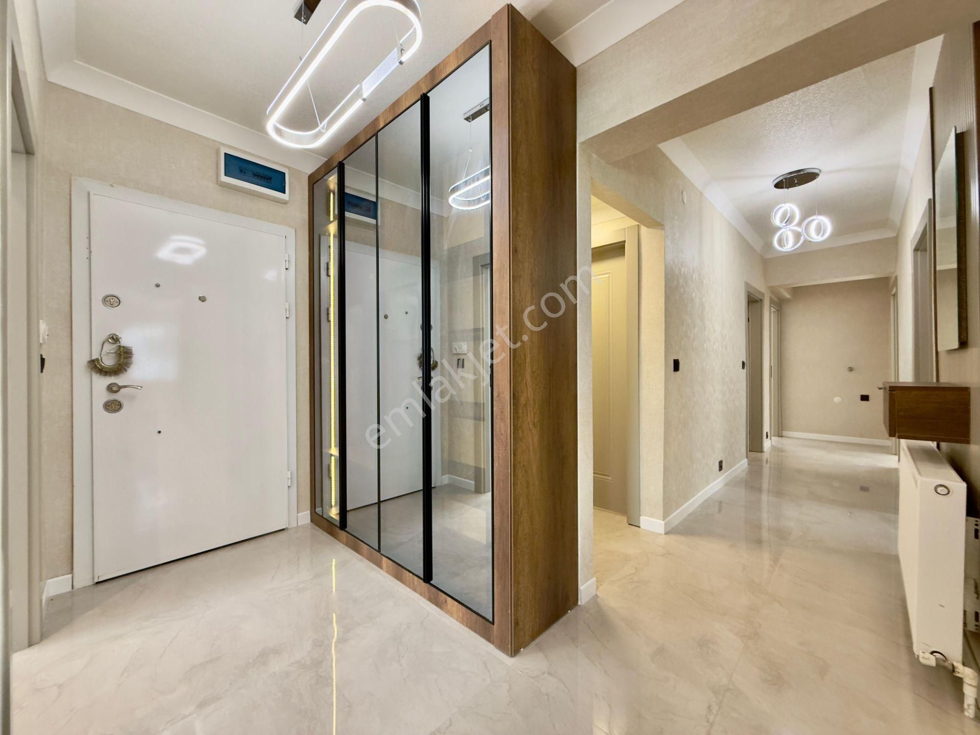 Kalecik Emlak'tan Çift Banyolu Asansörlü Şık Tasarımlı Katta 4+1 - Görsel 17