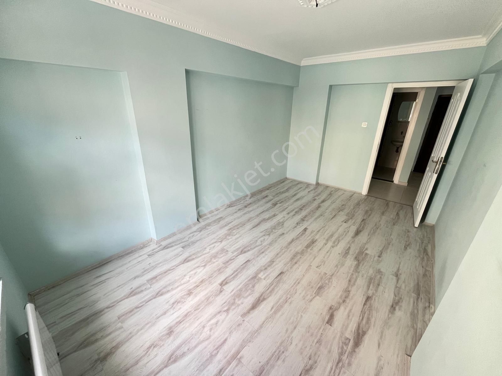 Mülk Emlak Ofisinden Gazi Göbekte 3+1 12m2 3.cepheli Merkezi Konum Yılın Son Fırsatı - Görsel 9