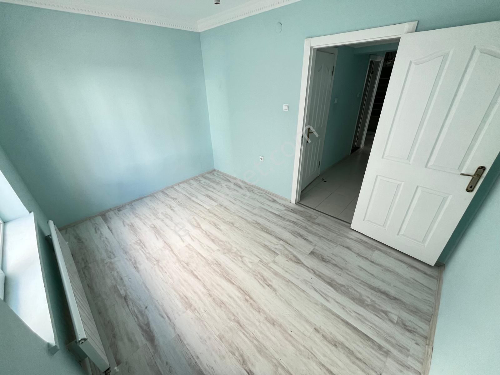 Mülk Emlak Ofisinden Gazi Göbekte 3+1 12m2 3.cepheli Merkezi Konum Yılın Son Fırsatı - Görsel 23