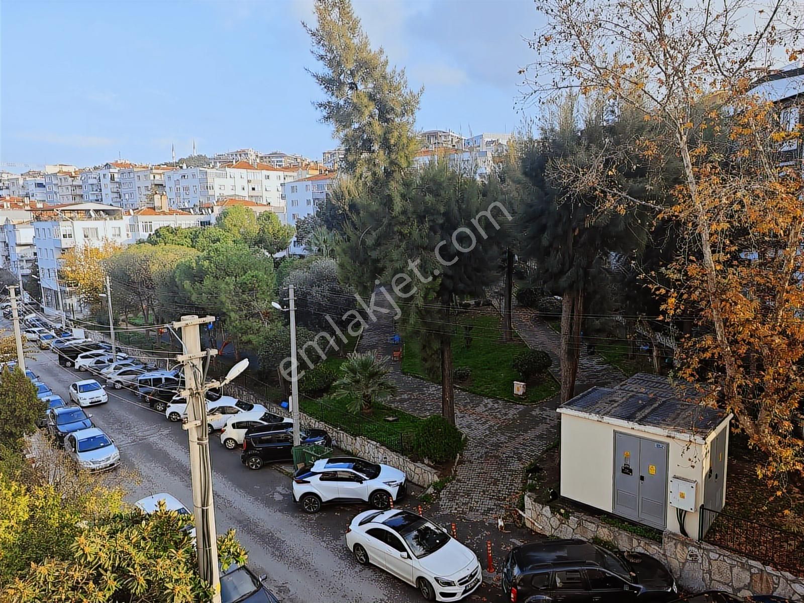 Amerikan Kol.-ukeb Kol.yakını 130 M2 3+1 Doğalgazlı Park Manzara