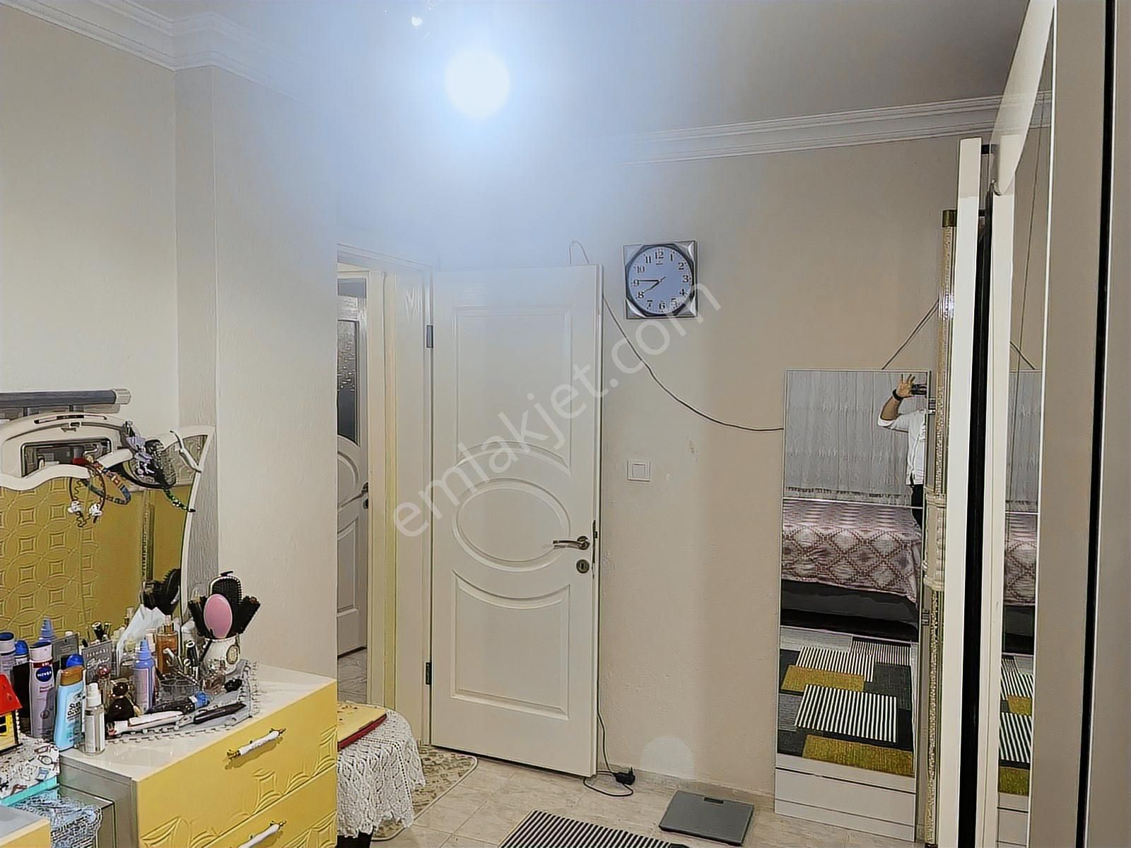 Bornova Doğanlarda Satılık 2+1 Geniş Daire - Görsel 9