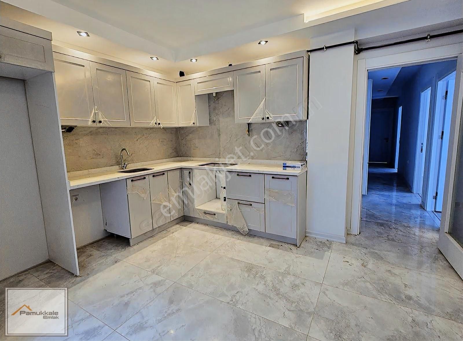 Pamukkale Emlaktan Sağlık Ocağı Yakını Özel Garajlı Sıfır Daire - Görsel 15