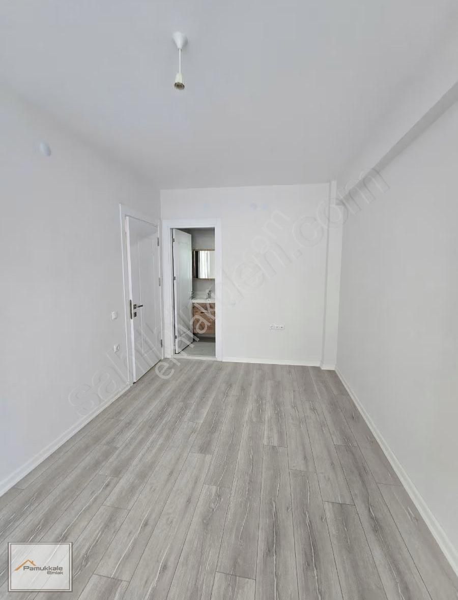 Pamukkale Emlaktan Sağlık Ocağı Yakını Özel Garajlı Sıfır Daire - Görsel 12