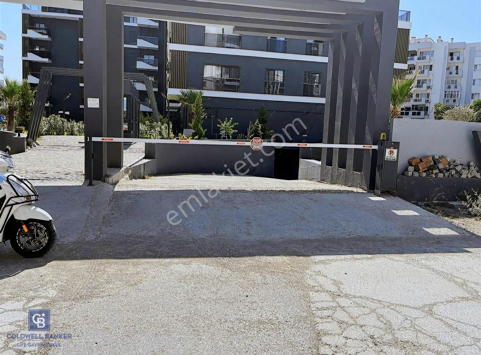 Çiğli Azel Deluxe Sitesi Teraslı 3+1 Satılık Daire - Görsel 6