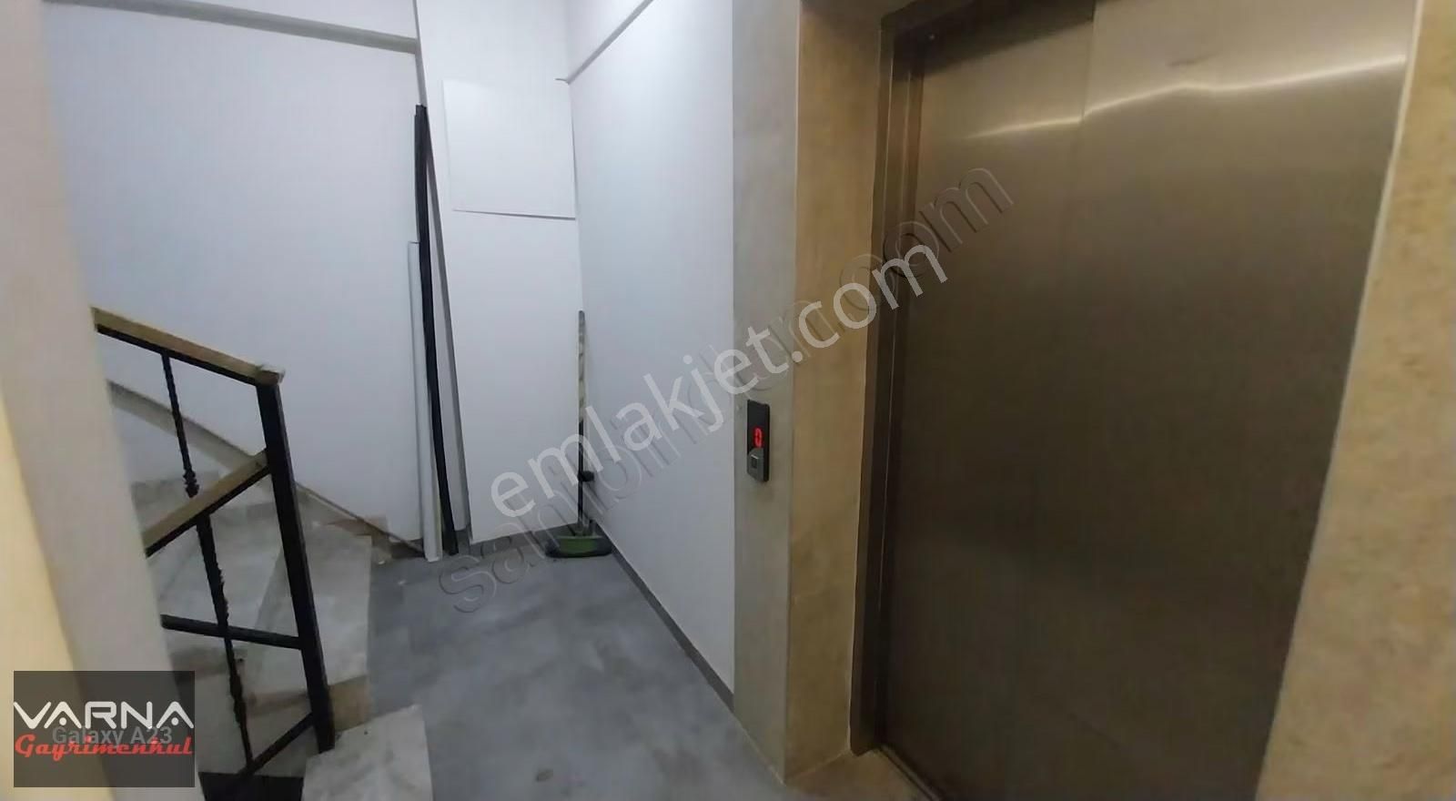 Menderes Merkez 1+1 Ofis 60 M2 Doğalgazlı Asansörlü - Görsel 18