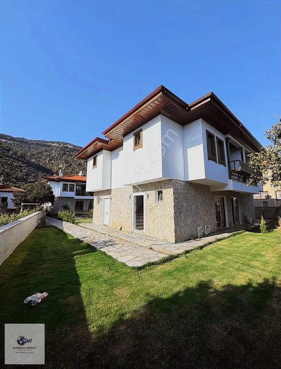 Gökova Merkezde Havuzlu Kiralık Villa - Görsel 16