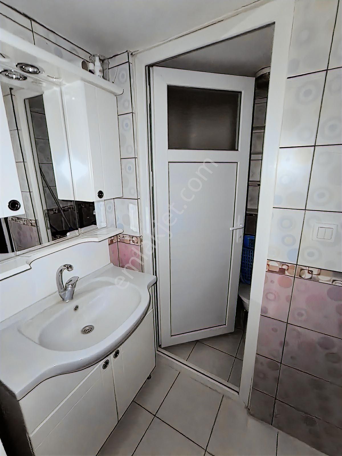 Kariyer'den Hamidiye Mah 3 Kat Yalıtımlı 3+1 Ful Eşyalı Kiralık - Görsel 10