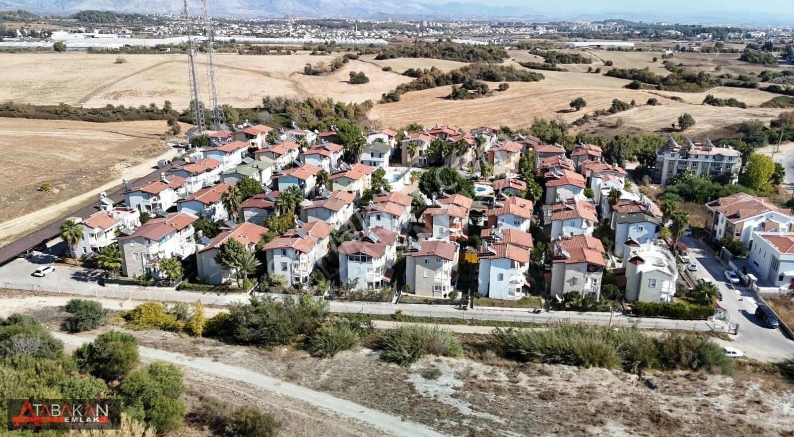 Manavgat Side De Akdeniz Tatil Sitesinde Bitişik 2 Adet Daire