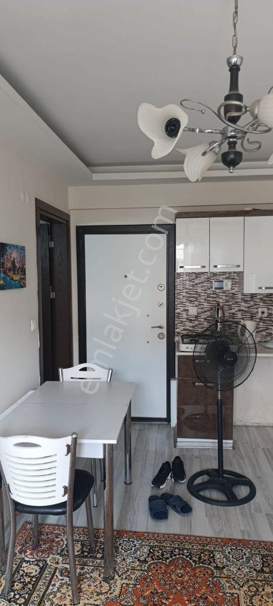 Century21 Işıltı'dan Orta Mahallede Satılık 1+1 Eşyalı Daire - Görsel 3