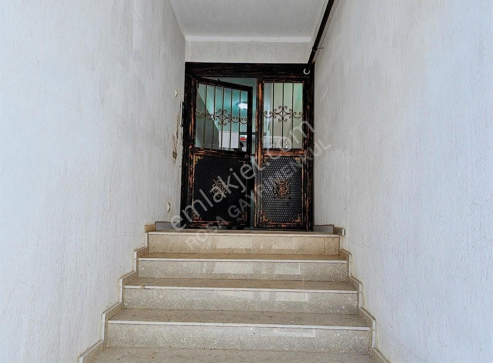 Karabağlar Aydın Mahallesinde 1+1 Satılık Daire - Görsel 2