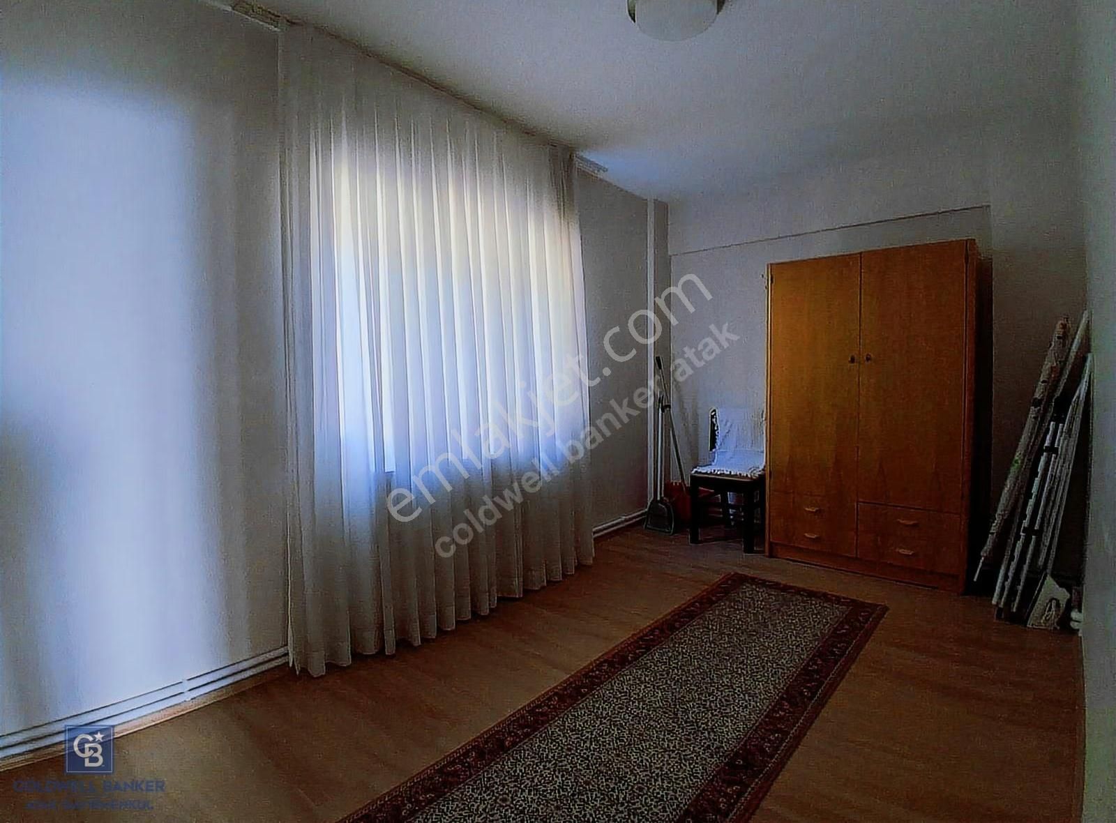 İzmir Hatay Renkli De Eşyalı Kiralık Arakat Daire - Görsel 8