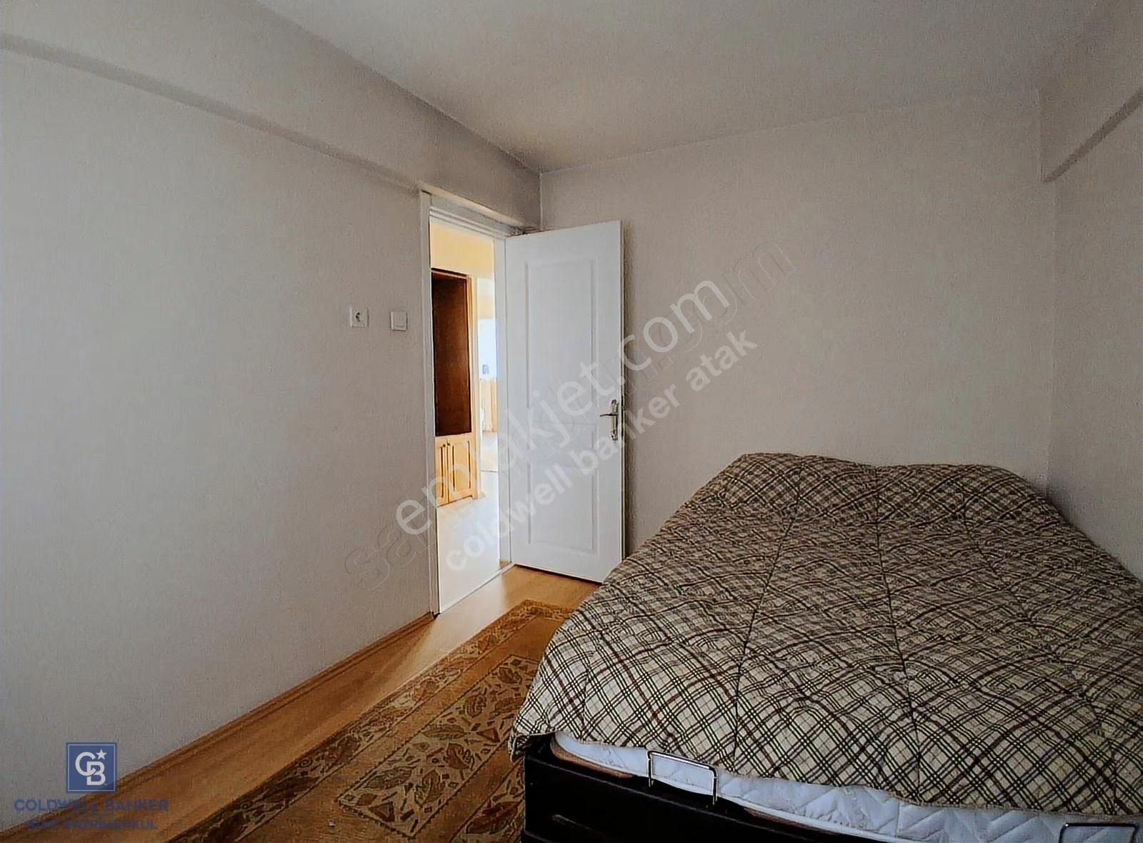 İzmir Hatay Renkli De Eşyalı Kiralık Arakat Daire - Görsel 14